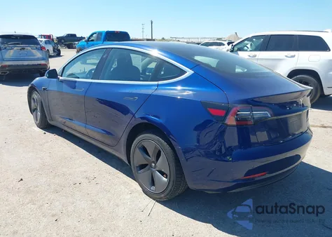 2018 Tesla Model 3 Long Range/Performance z USA, uszkodzony, nr VIN 5YJ3E1EB0JF130720